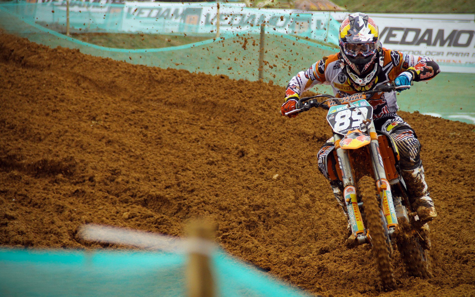 车迷自制内容：Vlog、短视频风靡赛场，车迷是传销吗